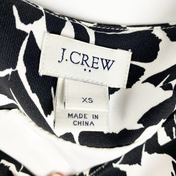 J Crew Scalloped Hem Split Back Floral Sleeveless Blouse  Womens Size XS - Picture 6 of 10